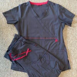 Carhartt Women's Gray Scrub Set